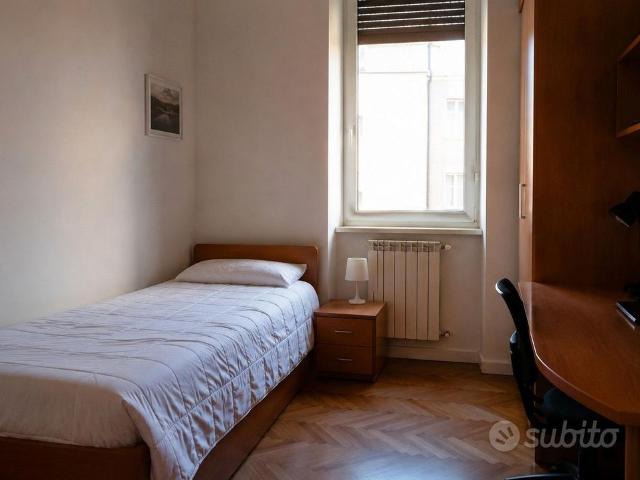 Singola in ampio appartamento 130 mq