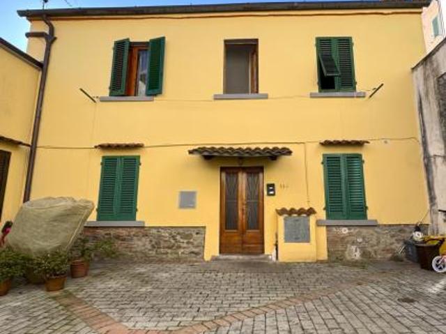 Singola in vendita a Vernio