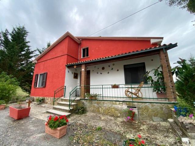 Singola in vendita a Alta Val Tidone