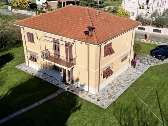 Singola in vendita a Ameglia
