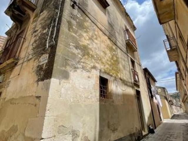 Singola in vendita a Modica