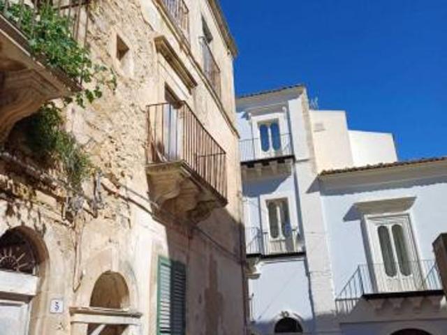 Singola in vendita a Ragusa