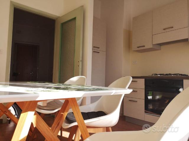 Singola studentesse comoda poli campus