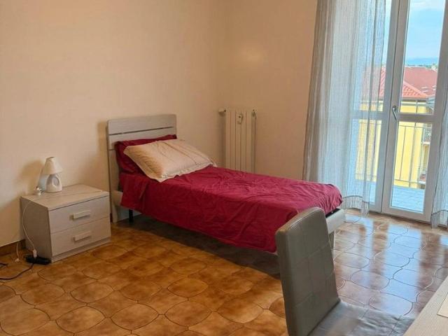 Singola SOLO RAGAZZA vic. Università LIUC