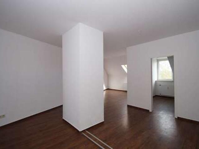Singletraum! Sanierte 2 Raum Wohnung in ausgezeichneter Lage!