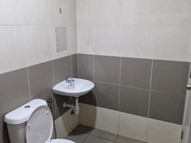 Single Aircond Room at Saville @ D'Lake, Puchong