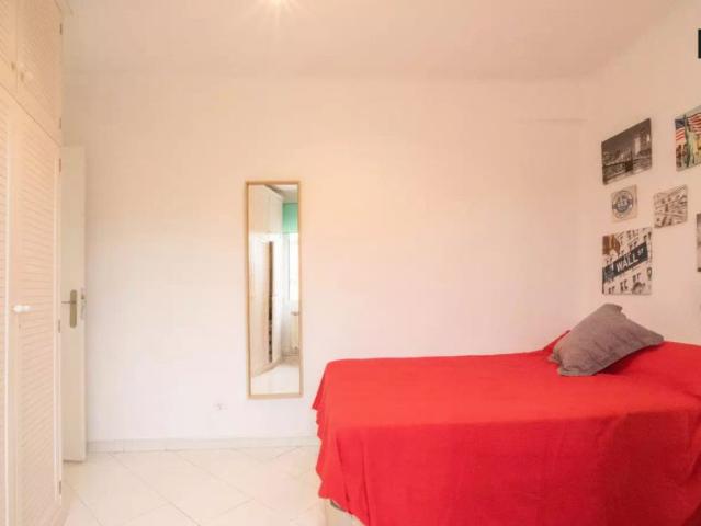 Single Bed in Bright rooms for rent in 5 bedroom apartment in Ciudad Lineal