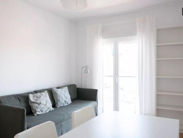 Single Bed in Bright rooms for rent in 3 bedroom apartment in Hortaleza