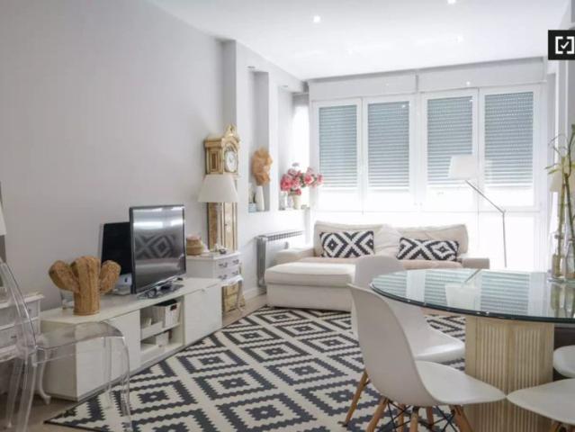 Single Bed in Room in a shared 3 bedroom apartment for rent in Trafalgar