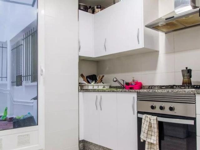 Single Bed in Room in a shared 3 bedroom apartment for rent in Aiora, Valencia, all bills included