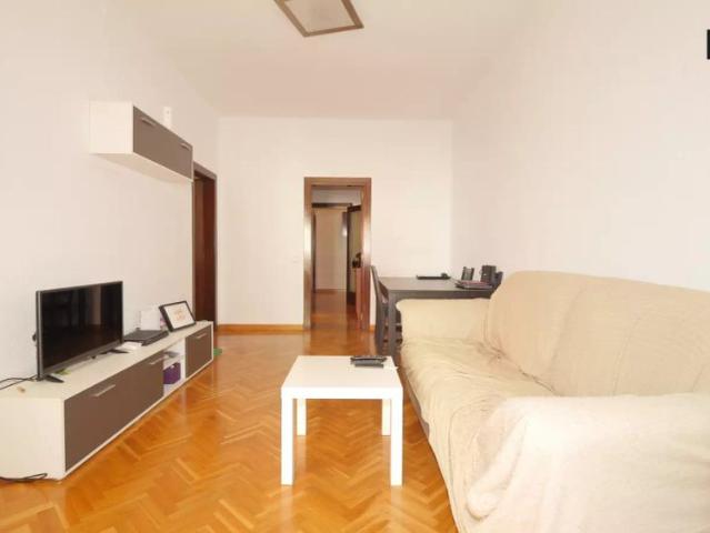 Single Bed in Room in a shared 3 bedroom apartment for rent in la Sagrada Família
