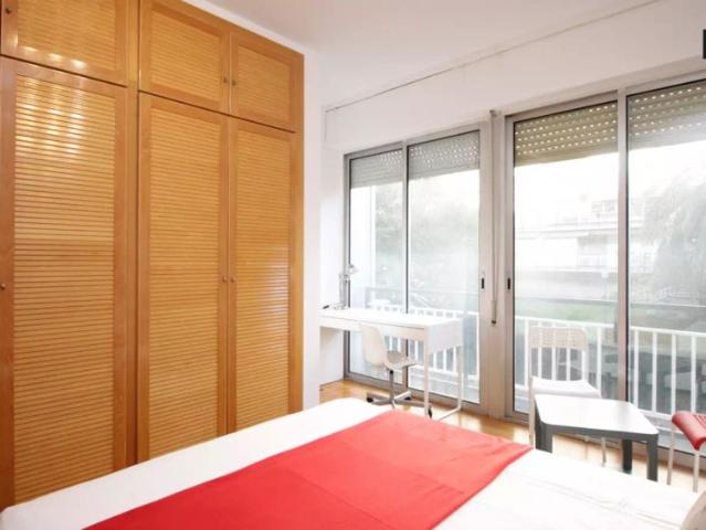 Single Bed in Room in a shared 7 bedroom apartment for rent in Pedralbes