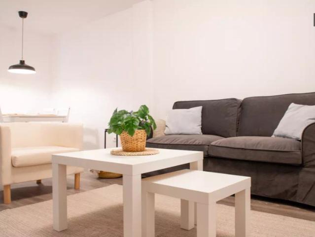 Single Bed in Room in a shared 4 bedroom apartment for rent in Aluche