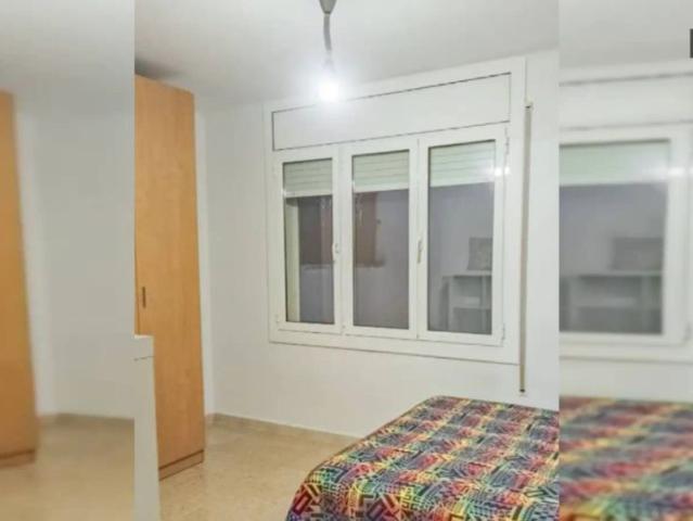 Single Bed in Room in a shared 4 bedroom apartment for rent in El Carmel, bills included