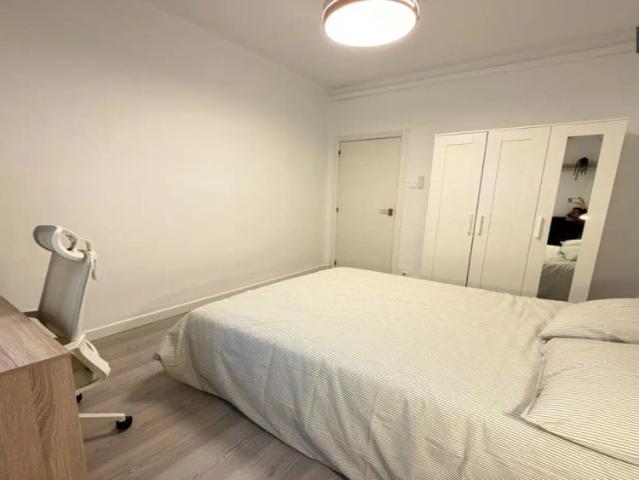 Single Bed in Room in a shared 5 bedroom apartment for rent in Aiora, Valencia