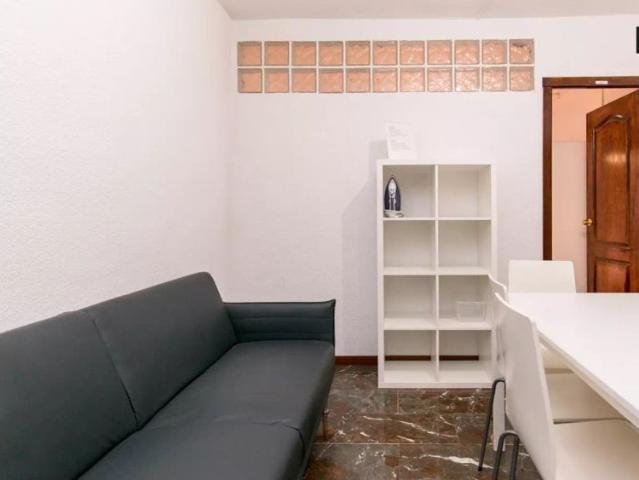 Single Bed in Room in a shared 5 bedroom apartment for rent in Camino de Ronda, Granada