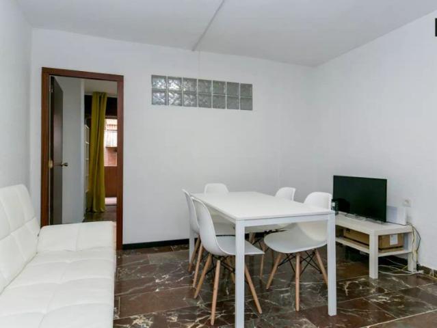 Single Bed in Room in a shared 5 bedroom apartment for rent in Camino de Ronda, Granada
