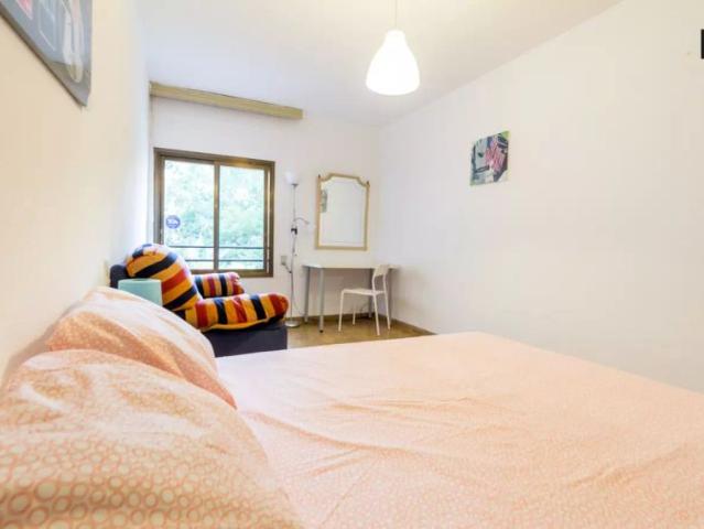 Single Bed in Room in a shared 6 bedroom apartment for rent in Ciutat Jardí