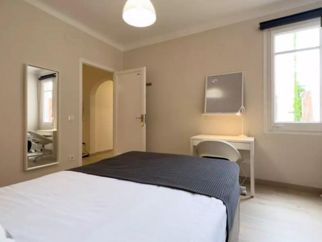 Single Bed in Room in a shared 6 bedroom apartment for rent in La Salut