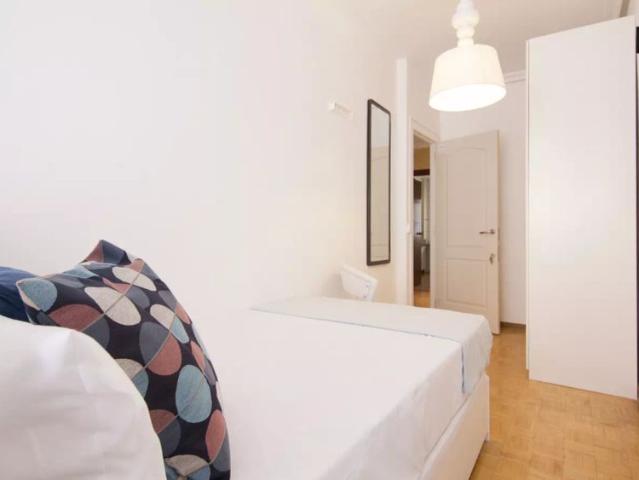 Single Bed in Rooms for rent in modern 6 bedroom apartment in Nueva España