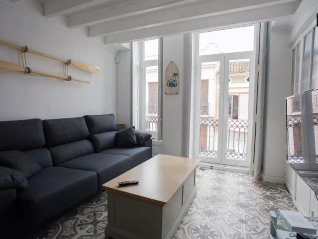 Double bed in Rooms for rent in modern 3 bedroom apartment in Poblats Marítims, Valencia