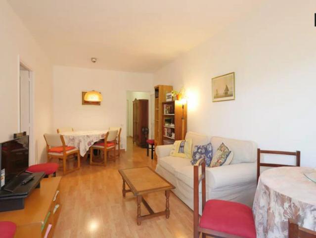 Single Bed in Rooms for rent in 4 bedroom apartment in Esquerra Eixample