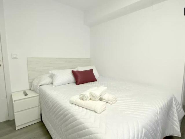 Single Bed in Rooms for rent in 4 bedroom apartment with AC in Algirós, near beach