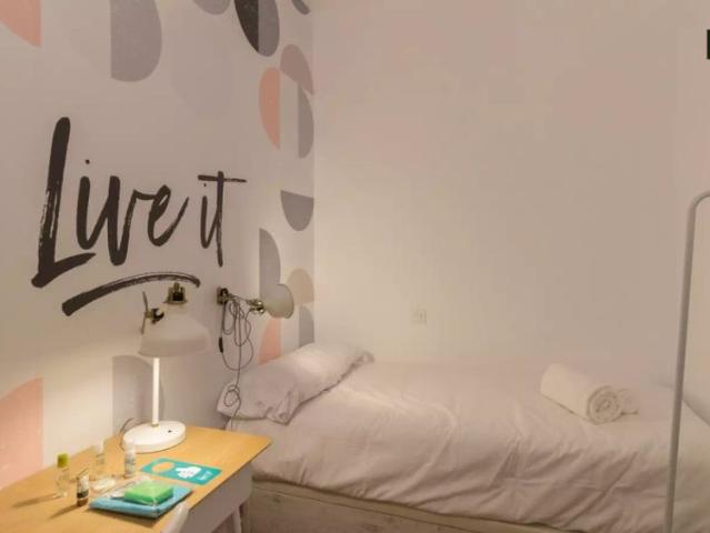 Single Bed in Rooms for rent in 5 bedroom Co living apartment in El Barri Gotic