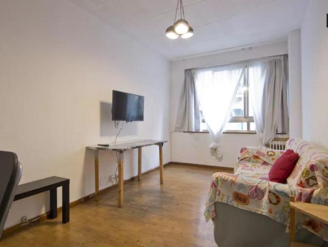 Single Bed in Rooms for rent in 6 bedroom apartment in Chueca