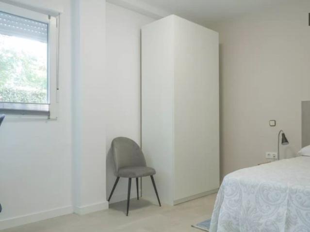 Single Bed in Rooms for rent in 8 bedroom Chalet in Madrid