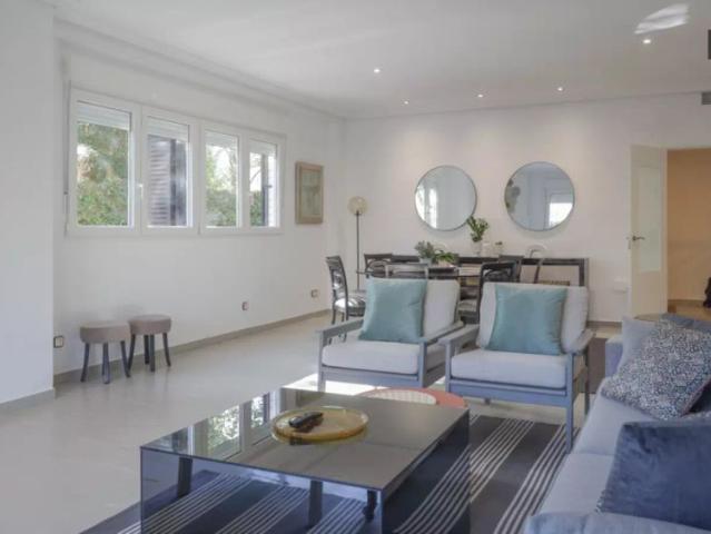 Single Bed in Rooms for rent in 8 bedroom Chalet in Madrid