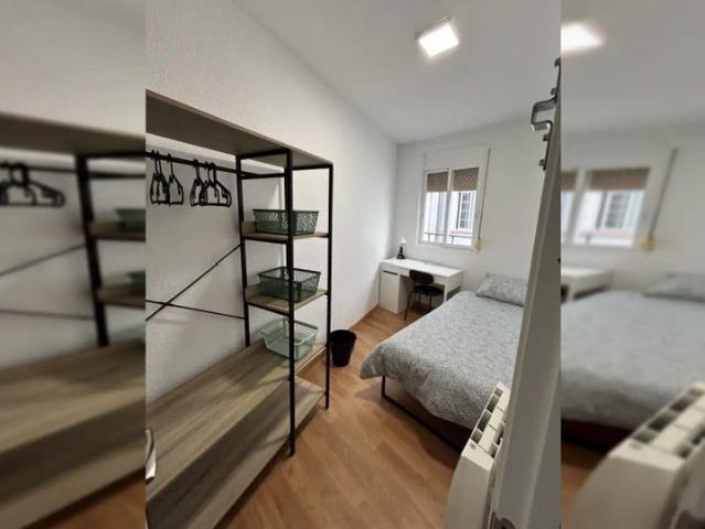 Single Bed in Student rooms for rent in a spacious apartment next to Atocha train station