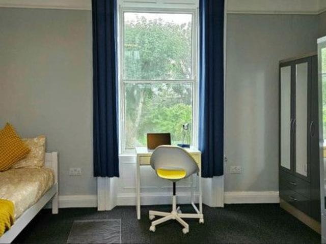 Single bed in twin room near Broadstone