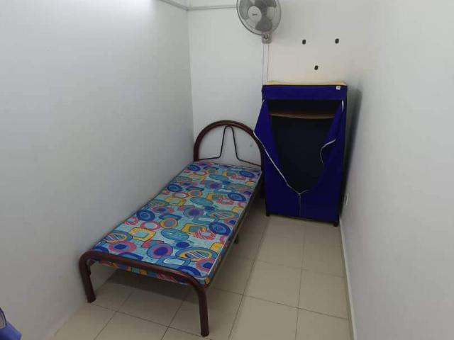 Single bed private toilet in lrt kelana jaya immediate move in discount