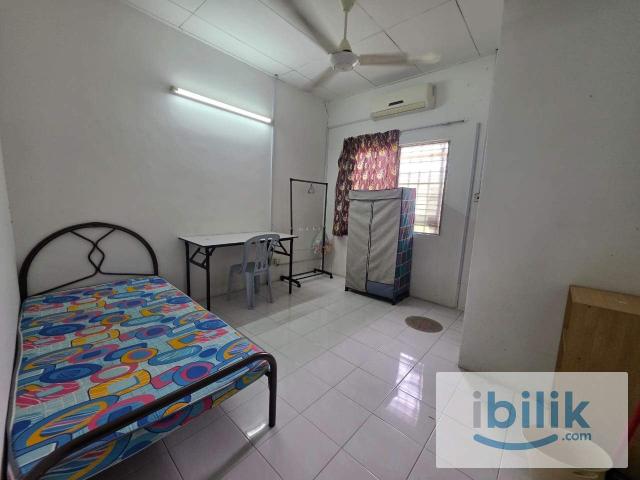 Single Bed Room @ Bukit Rimau 3–5 mins to AEON & Lotus’s | ️ Aircond + Window + Free WiFi