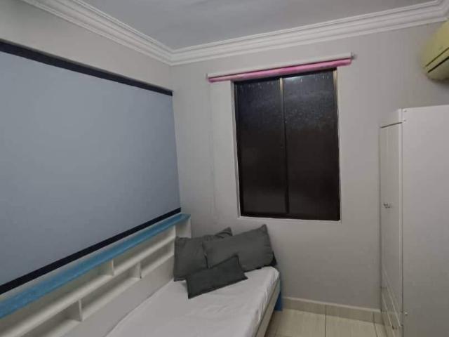Single Bed with Air cond and Wifi in Serina Bay Condominium Jelutong Penang