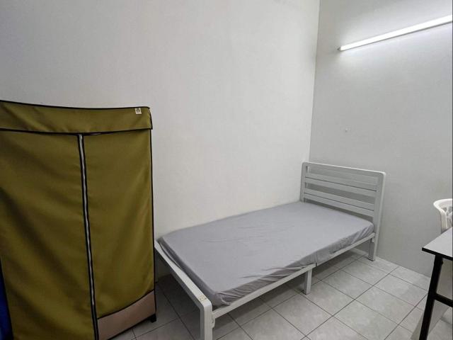 Single bedroom at Bandar Utama ❗ | near to Bus stop