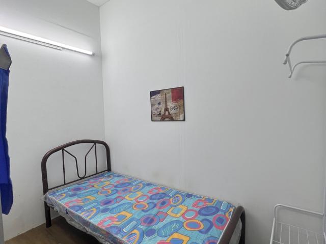 Single Bedroom at SS2 nearby to Durian Stall