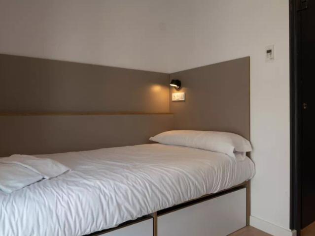 Single bedroom for rent in a residence in Malaga