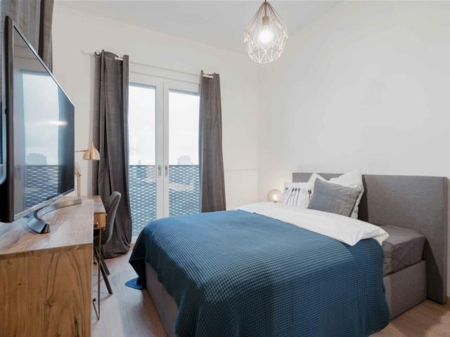 Single bedroom in a 5 bedrooms apartment in Moabit