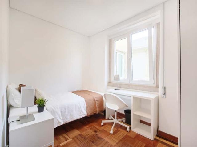 Single Bedroom in a 9 Bedroom Apartment in Rua Fialho de Almeida, Lisbon Room 3