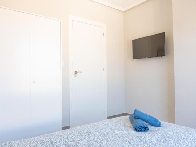 Single Bedroom. Newly renovated flat. Erasmus students