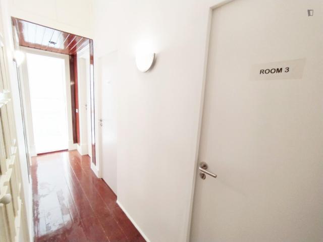 Single bedroomnear ISEG and NOVA IMS