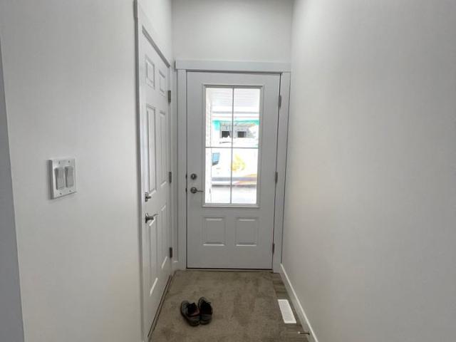 Single Garage Unit 3 Bedroom Apartment for Rent at 7200 Keswick Link Sw, Edmonton, AB T6W None Keswick