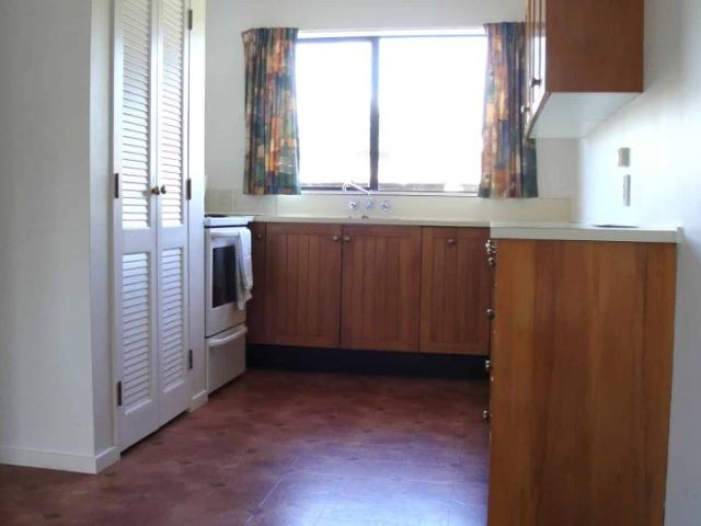 Single garage with internal access