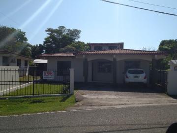 Single Family Detached For Sale in La Esmeralda