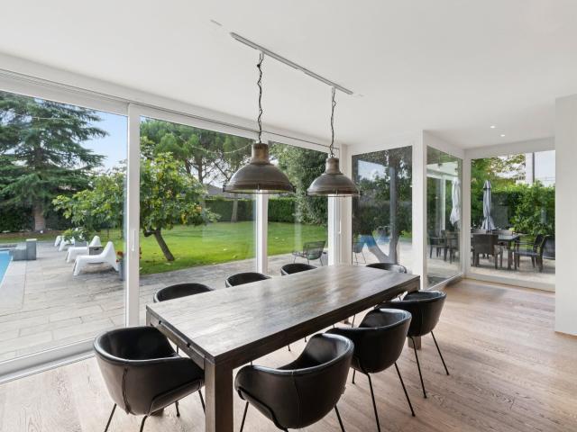 Single family house with 10.5 rooms for rent in Coppet 305 m² | dreamo. Ch