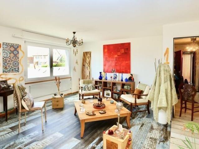 Single family house with 10 rooms on sale in Bure 220 m² | dreamo. Ch