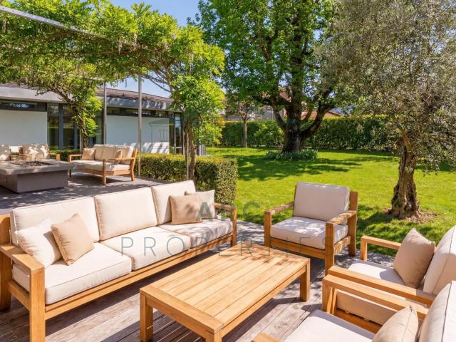 Single family house with 10 rooms on sale in Genève 477 m² | dreamo. Ch