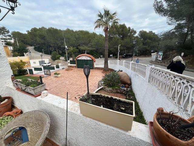 Single family house with 10 rooms on sale in Oliva 470 m² | dreamo. Ch